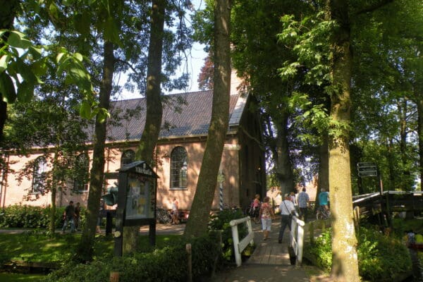 Giethoorn: verhalenbundel met doopsgezinde kleur